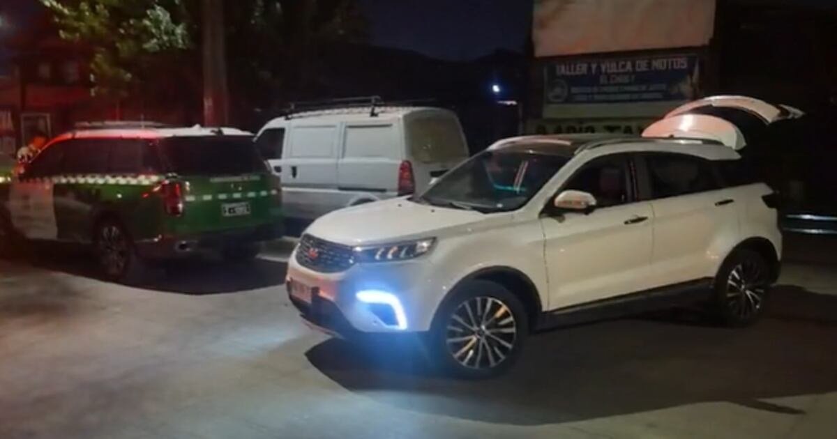 Carabineros recupera vehículos robados y detiene a cinco sujetos en La Pintana