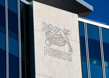 Las razones de Nestlé para alejarse del mercado de los helados y el agua embotellada: concentrarán el negocio en cuatro áreas claves