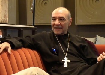 Iglesia Ortodoxa sanciona a histórico párroco Francisco Salvador con la reducción al estado laical: acusa conductas graves y anuncia que remitirá antecedentes al Ministerio Público