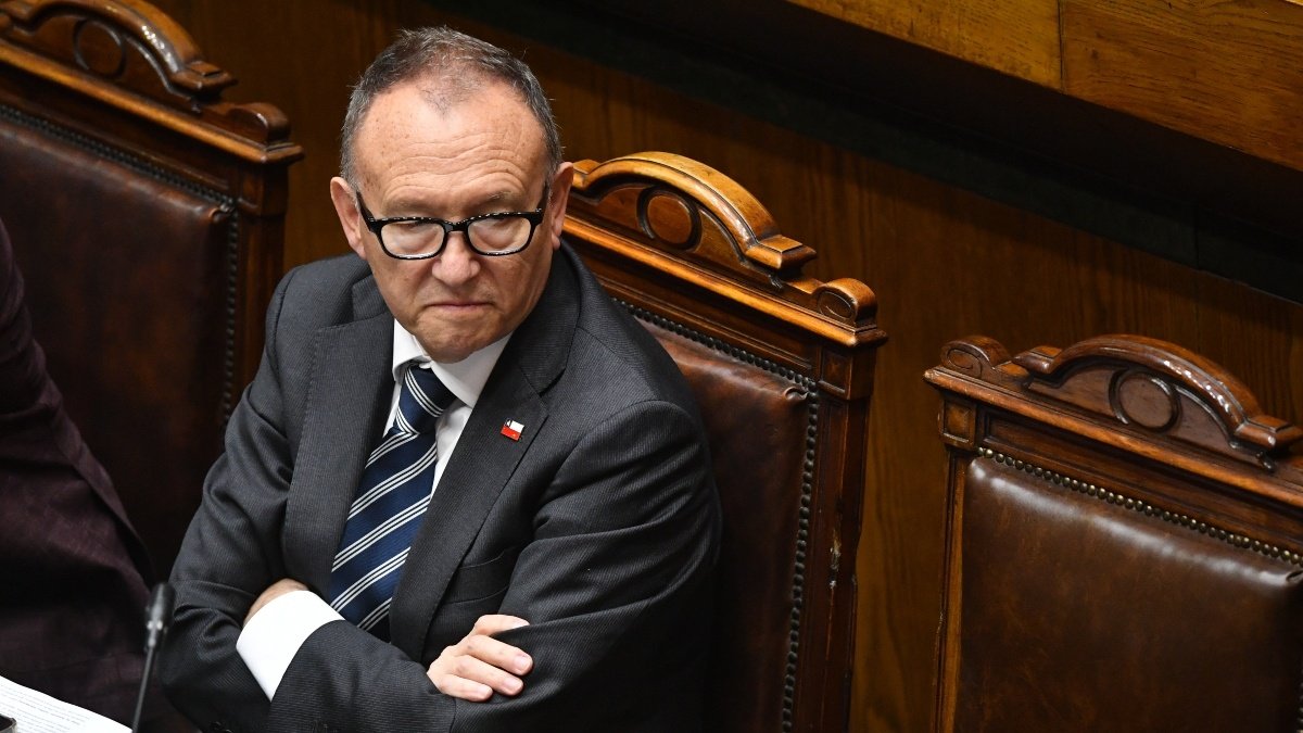 García Ruminot y el primer mes de la administración Kast: “La caída que hemos tenido en las encuestas se ha debido a que tuvimos que subir el precio de los combustibles”