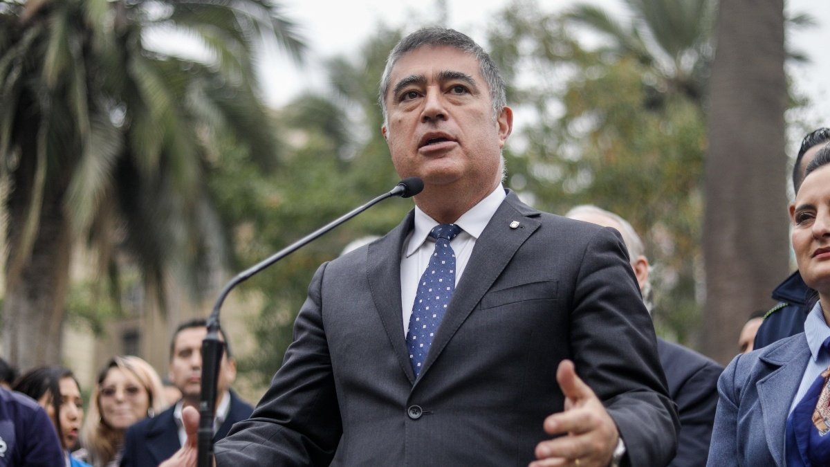 “Si el jefe me dice que no va a haber disminución, yo me quedo tranquilo”: Desbordes afirma que apoyará la exención de contribuciones tras compromiso de Kast
