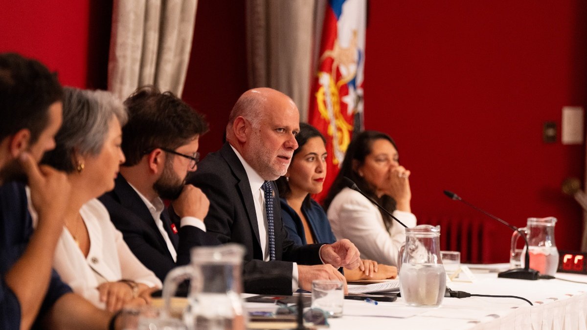 “Esto no es un adiós”: Las conclusiones tras el cónclave en La Moneda y la rearticulación que planea el oficialismo de cara a ser oposición a Kast