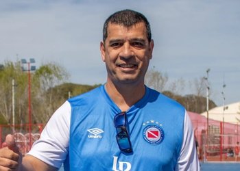 “Polo” Quinteros ante quienes le bajan el perfil al triunfo de la UC sobre Boca: “Lo que se logró es increíble, que no sean fanáticos ni estúpidos a la hora de hablar”