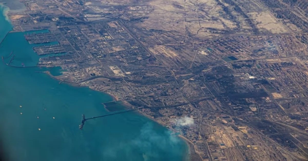 Irán insiste en la navegación “segura” por el estrecho de Ormuz para los “buques no hostiles”