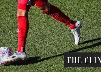 “Nos encontramos con deportistas que están guardando el dinero bajo el colchón”: la alerta del Sifup ante las irregularidades migratorias en el fútbol chileno