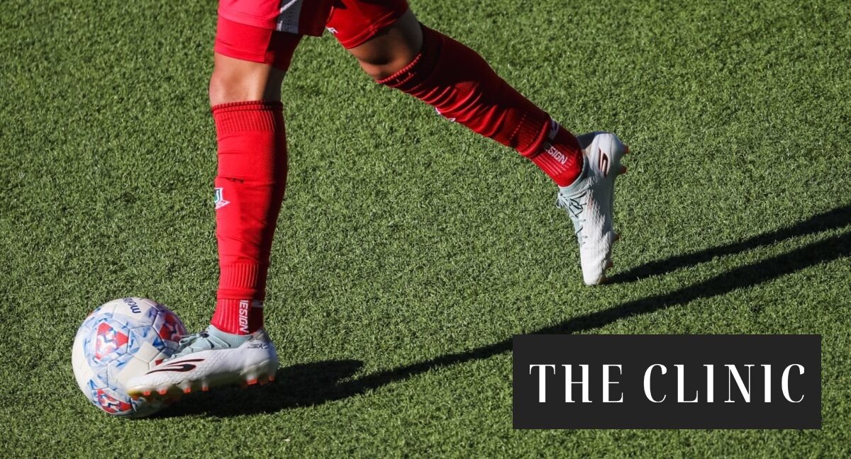 “Nos encontramos con deportistas que están guardando el dinero bajo el colchón”: la alerta del Sifup ante las irregularidades migratorias en el fútbol chileno
