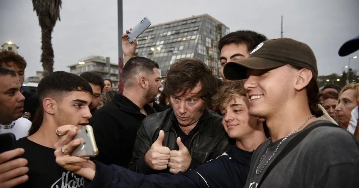 La caída del apoyo joven a Milei: el desencanto que puede complicar su reelección