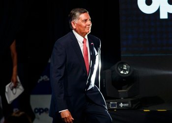 La creciente molestia en RN con el futuro ministro Claudio Alvarado (UDI) en medio de disputa por la presidencia del Senado