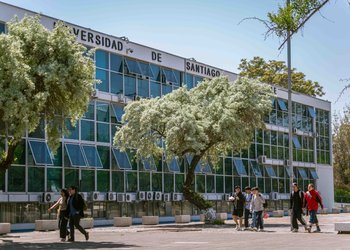 Usach ordena “evacuación preventiva e inmediata de todo el campus” tras amenaza de elementos explosivos y tiroteo