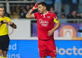 "Les fallé a todos": Lorenzo Reyes lamentó errar su penal en la eliminación de Ñublense