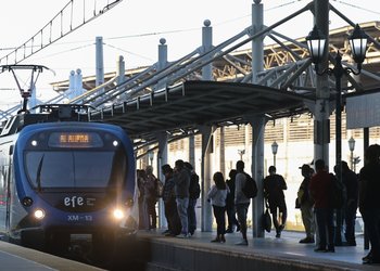 Valparaíso y MOP refuerzan agenda regional: Tren a Santiago, conectividad y gestión hídrica