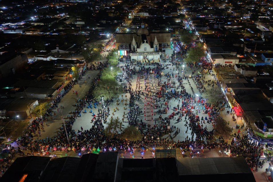 Miles de personas participan en celebración de Fiesta de La Tirana