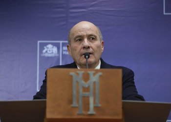 Quiroz acusa millonaria “inconsistencia” en proyección de deuda del gobierno de Boric y anuncia investigación administrativa