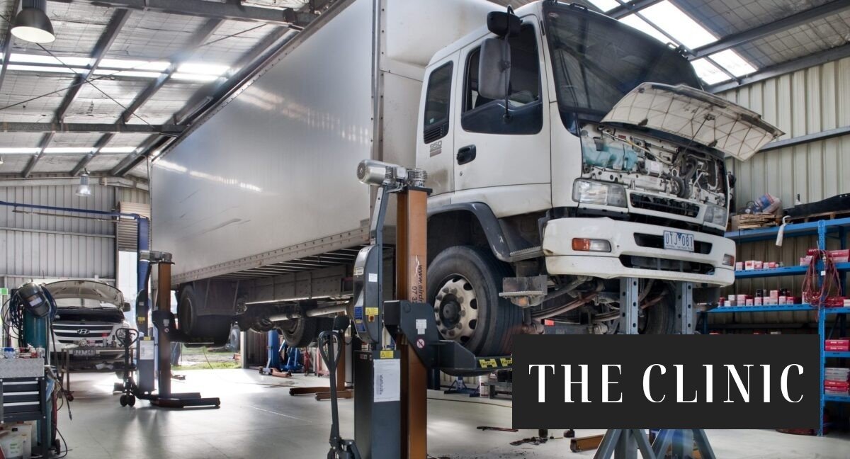 La paradoja del software y la grasa: El nuevo perfil de la formación técnica en transporte pesado
