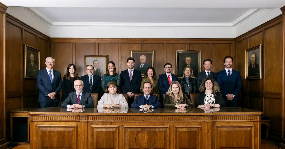 Dichos de exfiscal Gajardo activan fuerte parelé del Colegio de Abogados a quienes deterioran el “honor y dignidad de la profesión”