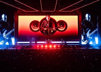 “Poder decir adiós es crecer”: Soda Stereo llega a Chile con el holograma de Cerati, emociona a sus fans y abre el debate sobre cuánto estamos dispuestos a retenerlo