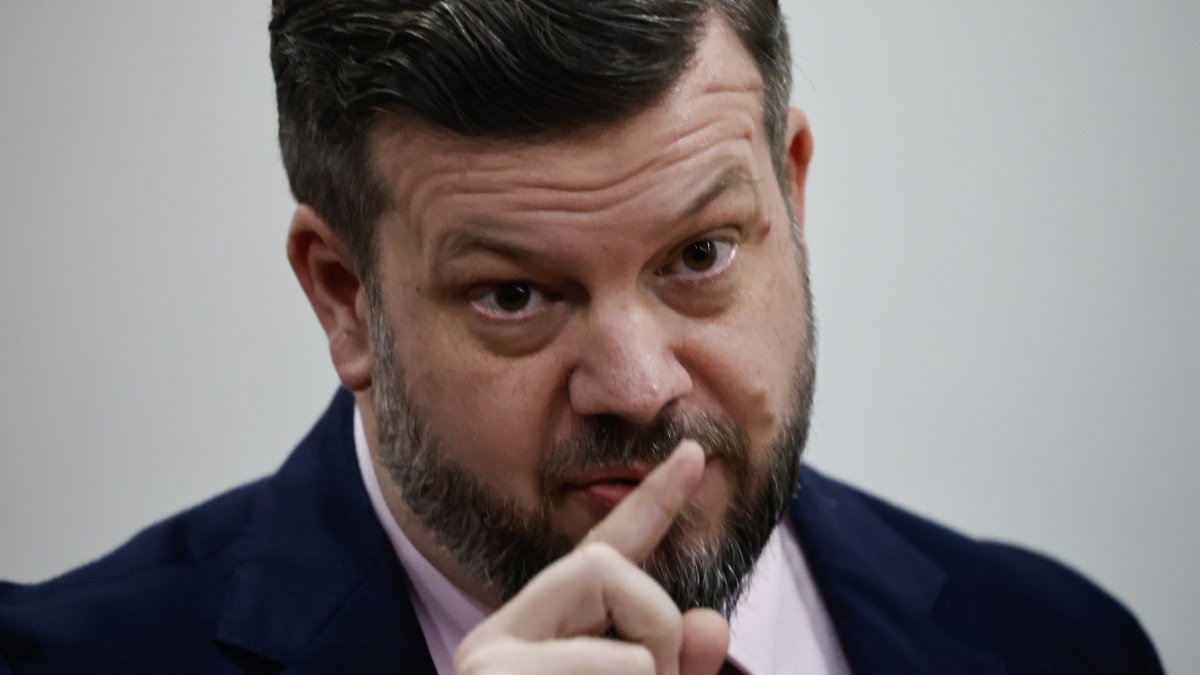 Kaiser cuestiona reforma de Kast: "Es lo más parecido a un sistema cada vez menos democrático"