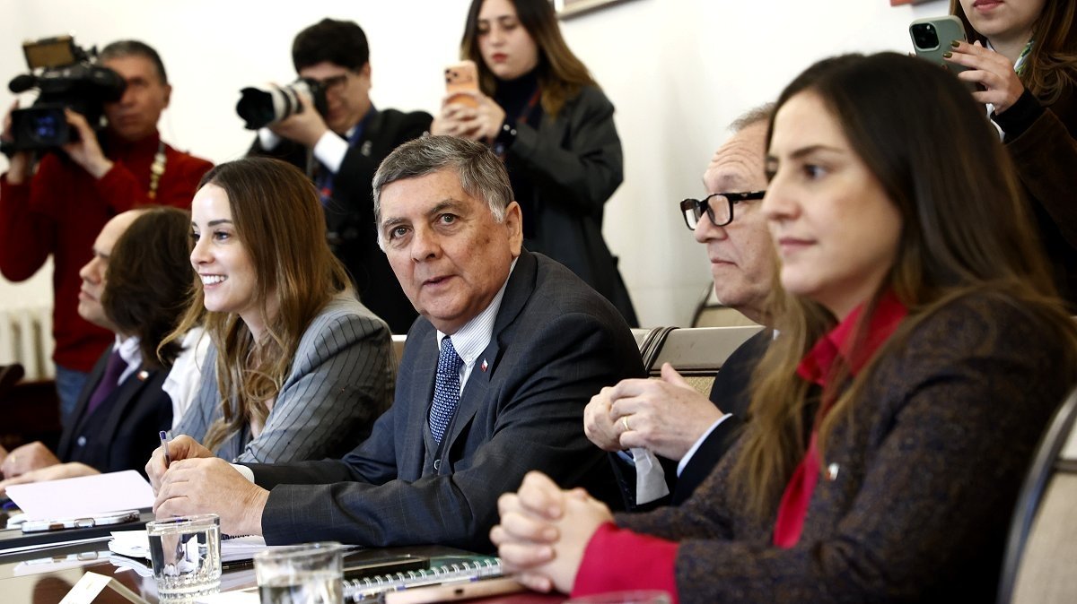 Tras una semana de polémica, Gobierno escenificó primacía de Alvarado sobre el Segundo Piso