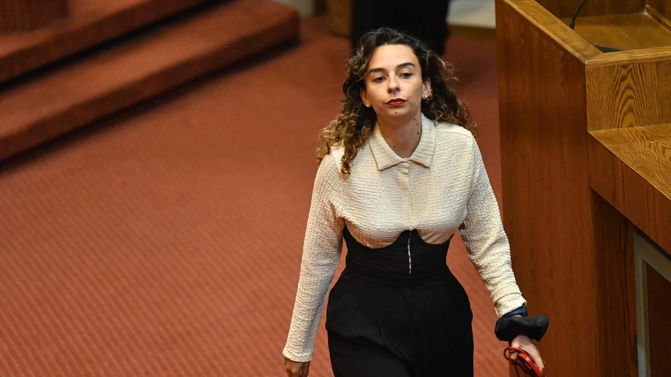 “No les tengo miedo”: diputada Javiera Rodríguez habla tras funa en su contra durante una actividad en la Universidad de Chile