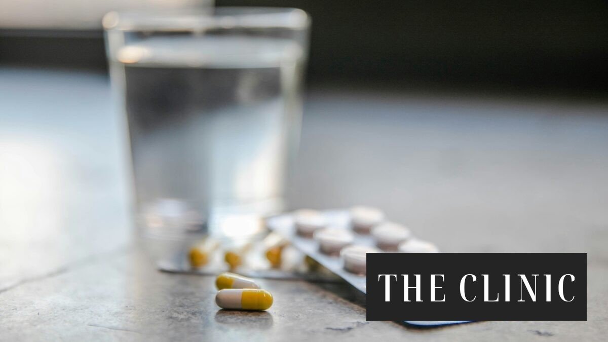 ¿Agua, café, jugo o alcohol? La bebida con la que tomas tus medicamentos podría estar alterando sus efectos