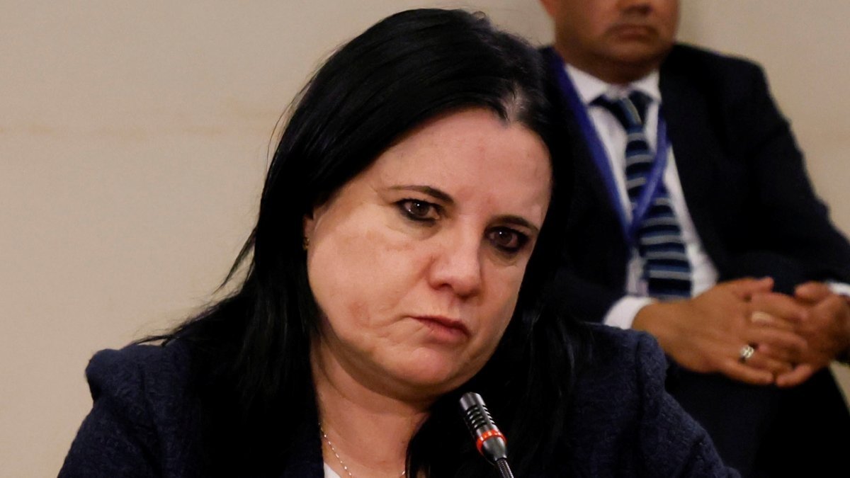 "Estoy en otra": Steinert pide superar polémica remoción de jefa de la PDI