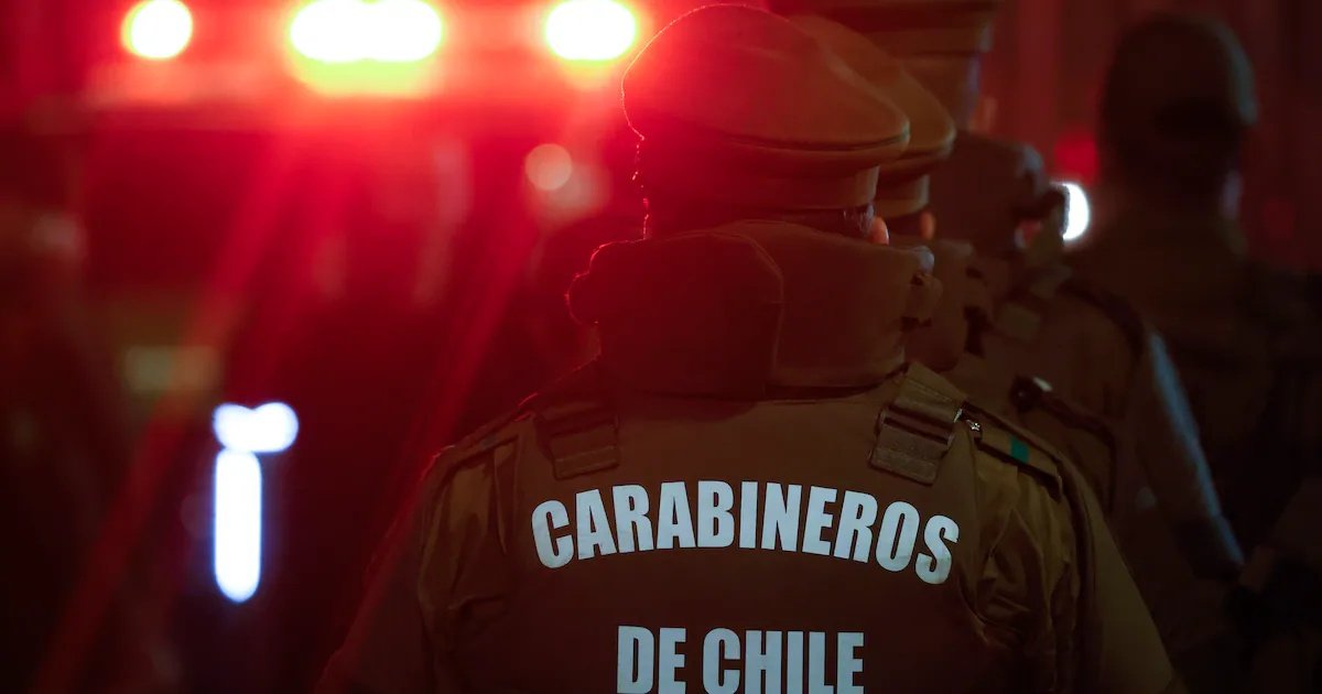 Detienen a cuatro sujetos que descargaban artículos robados desde un camión en El Bosque