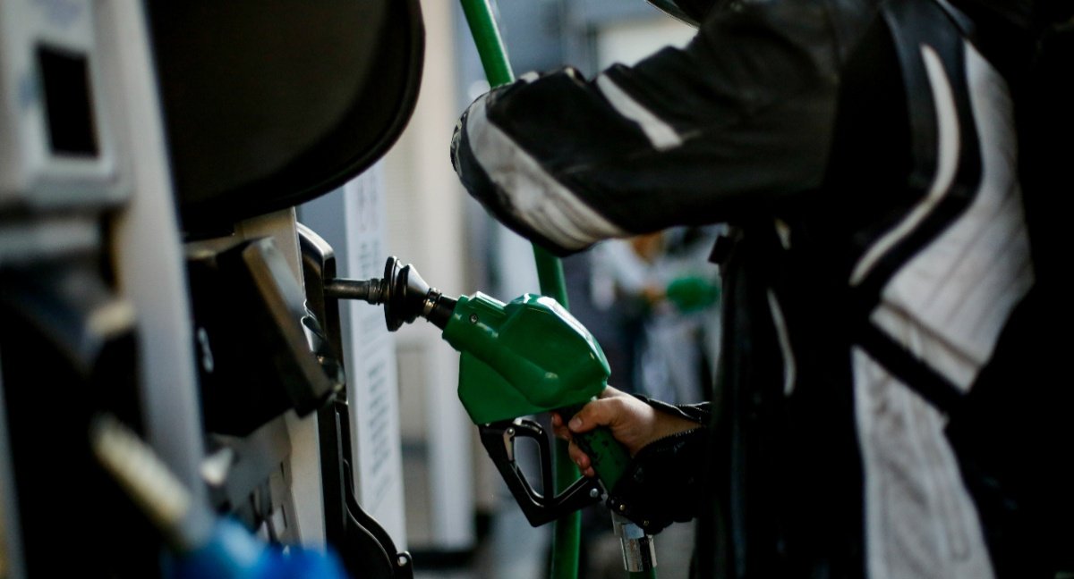 Teletrabajo, reducción de los limites de velocidad y disminuir los viajes de negocios: las medidas que evalúa Europa para ahorrar combustible