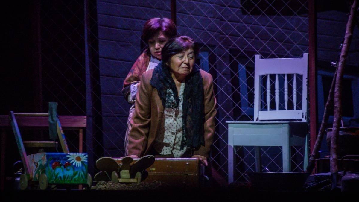 Sobrevivientes del terremoto del 60 protagonizan obra de teatro "Réplicas"