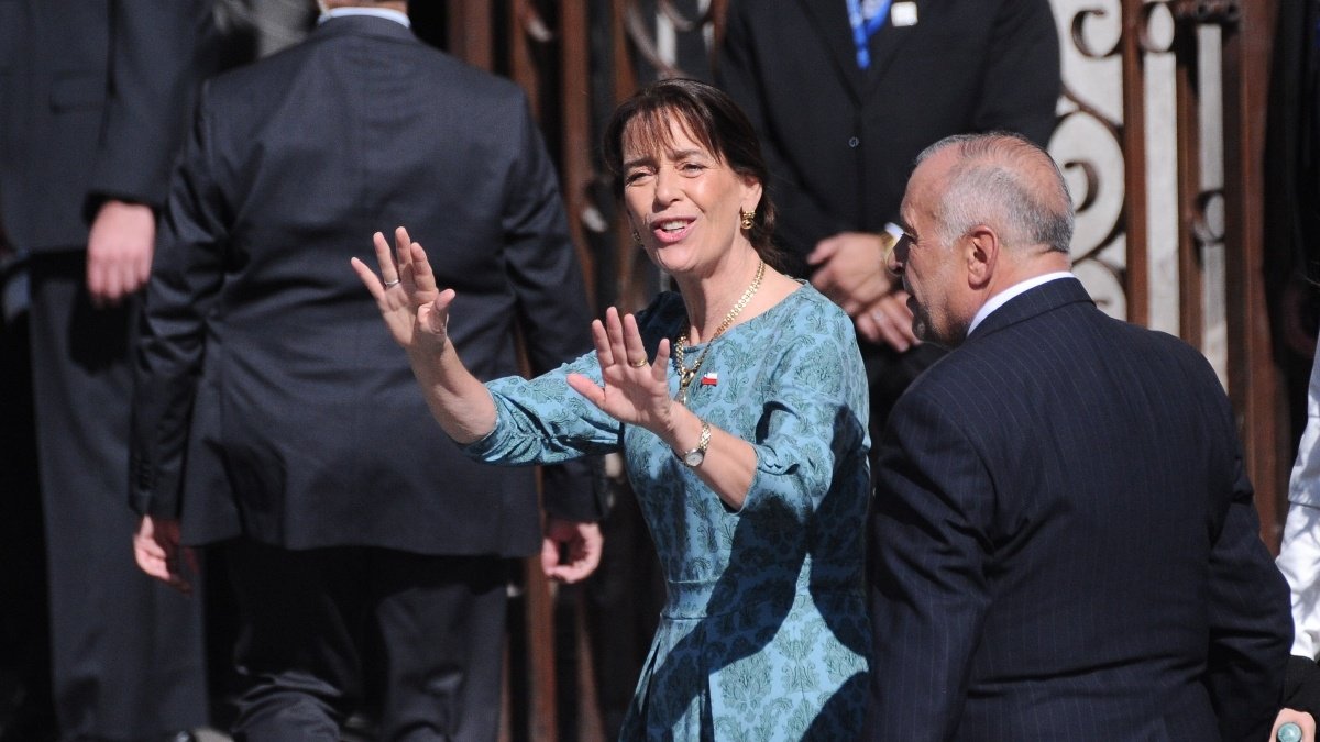 Abandono y soledad, la “silenciosa realidad” en Chile que alerta María Pía Adriasola al cumplir un mes como primera dama