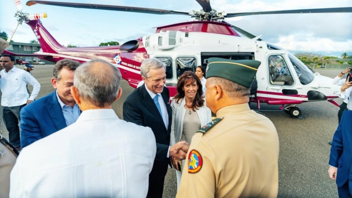 De la “verja permitetral inteligente” a las zonas francas: los apuntes que tomó Kast en su visita a la frontera de República Dominicana con Haití