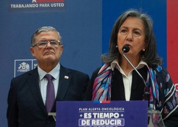 Indicación sobre migrantes: Subsecretario Montt se cuadra con Kast y exministros de Salud respaldan la postura de la ministra Chomali