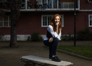 Sigrid Alegría: “Pareciera que a las mujeres entre los cuarenta y setenta no nos pasara nada más que estar al servicio de otras vidas”