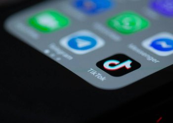 Investigación advierte impacto de videos de TikTok en niños y adolescentes: generan el mismo efecto que las máquinas tragamonedas