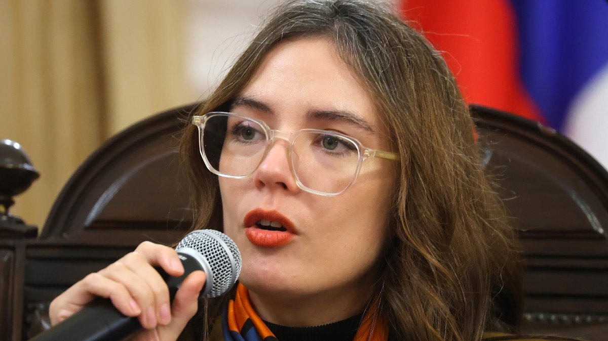 Camila Vallejo: "El problema central es que hoy día en Chile nos gobierna la ultraderecha"