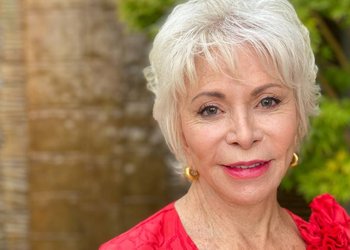Isabel Allende consideró "un honor" la censura de "La Casa de los Espíritus" en EE.UU.
