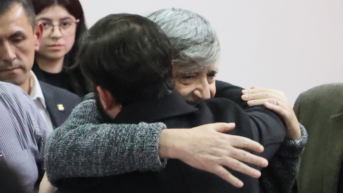 Gabriel Boric: "Gracias a Camilo Escalona y su generación nosotros estamos aquí"