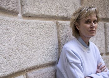 Siri Hustvedt y su  libro tras la muerte de su esposo Paul Auster: “Sentí un impulso muy fuerte de escribir sobre nosotros, de resucitar algo de él”