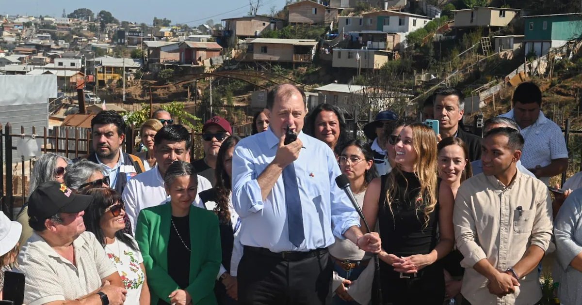 Poduje dice que solicitará a las FF.AA. devolución de terrenos para construir viviendas: “No me parece que sea su función hacer negocios inmobiliarios”