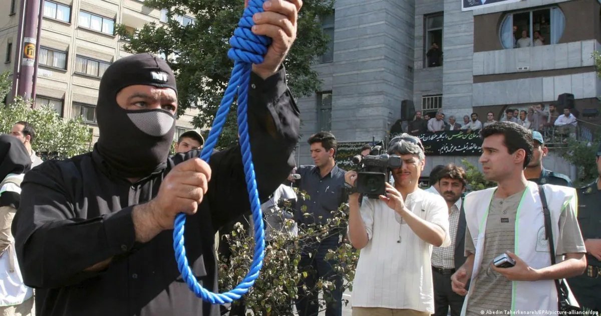 Irán ejecuta a dos hombres acusados de terrorismo y vínculos con el MEK