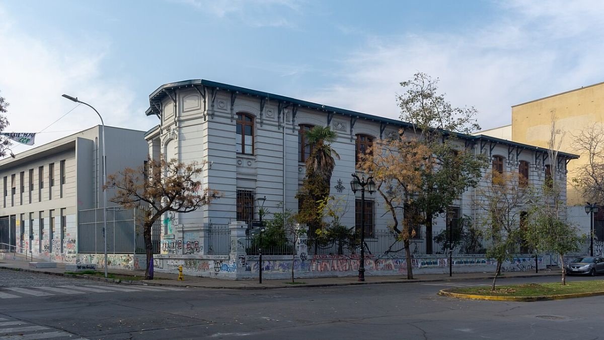 “En un muy buen tono”: estudiantes del Liceo de Aplicación depusieron toma tras diálogo con Codina y otras autoridades