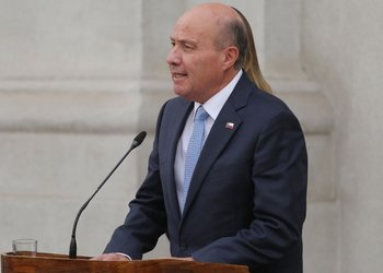 El listado de los ministerios más afectados por el millonario recorte impuesto por el Gobierno: en Educación equivale a la mitad del presupuesto de la Junaeb