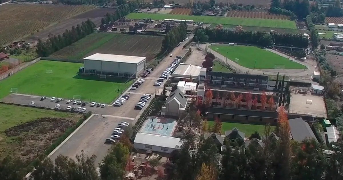 Colegio Campanario, la formación escolar según Kast