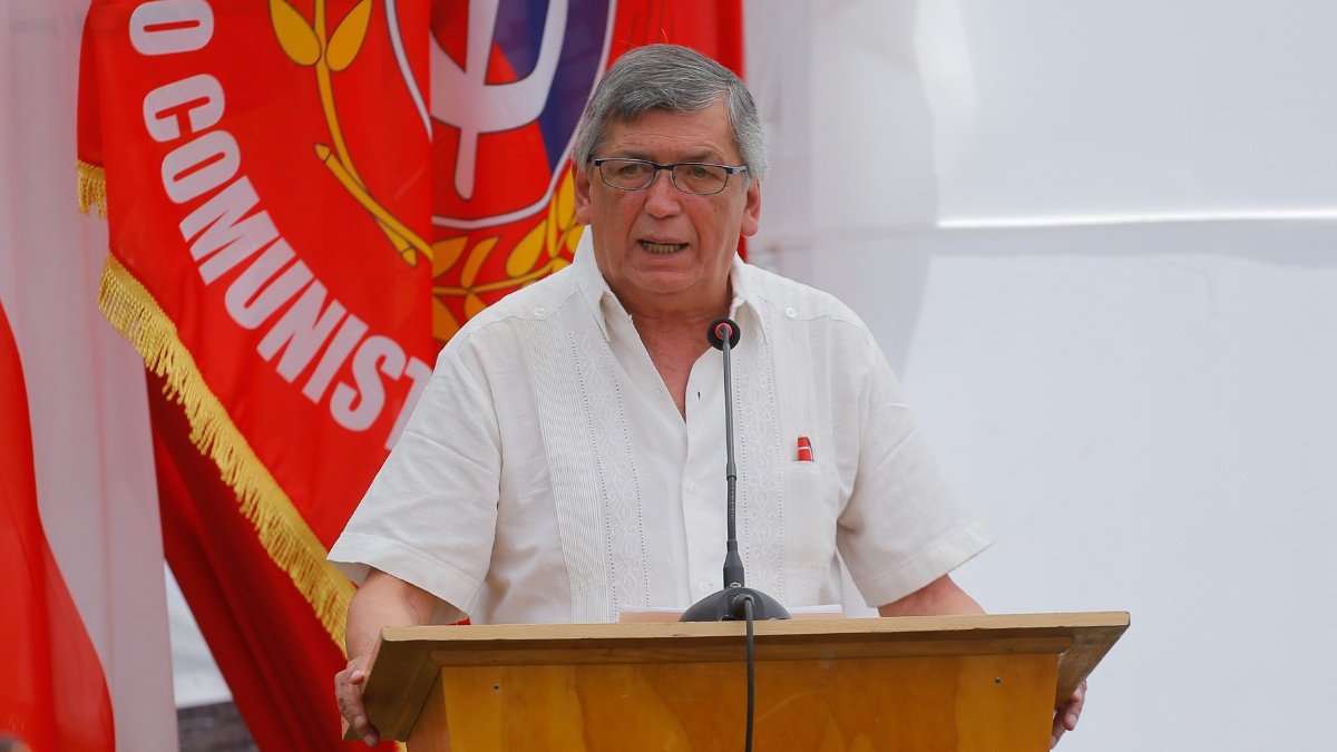 Carmona desdramatiza exclusión PC-FA de reunión oficialista, pero admite que es "lamentable"