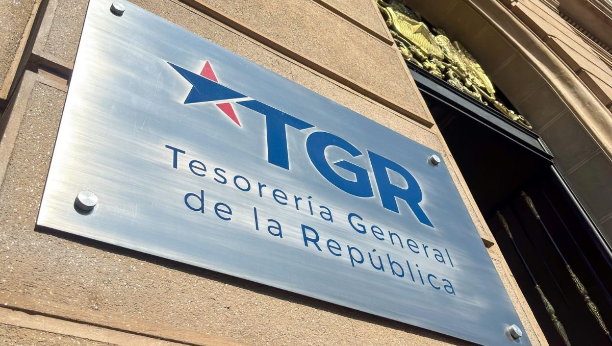 Oposición busca frenar embargos de deudores del CAE: presentan proyecto “Ley Sueldo Protegido” para evitar retenciones de cuentas bancarias