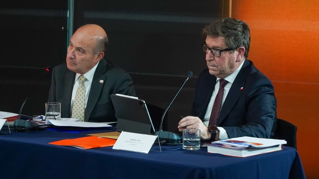 Ministro Quiroz tras junta de Codelco: “Vemos con preocupación el futuro de la compañía. Con preocupación y con atención”
