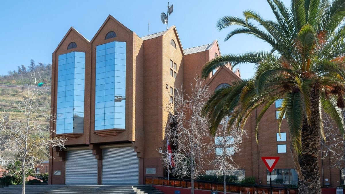 Canal 13 no congela Festival de Olmué, pero sigue adelante con demanda y busca invalidar licitación ganada por Bizarro y Chilevisión