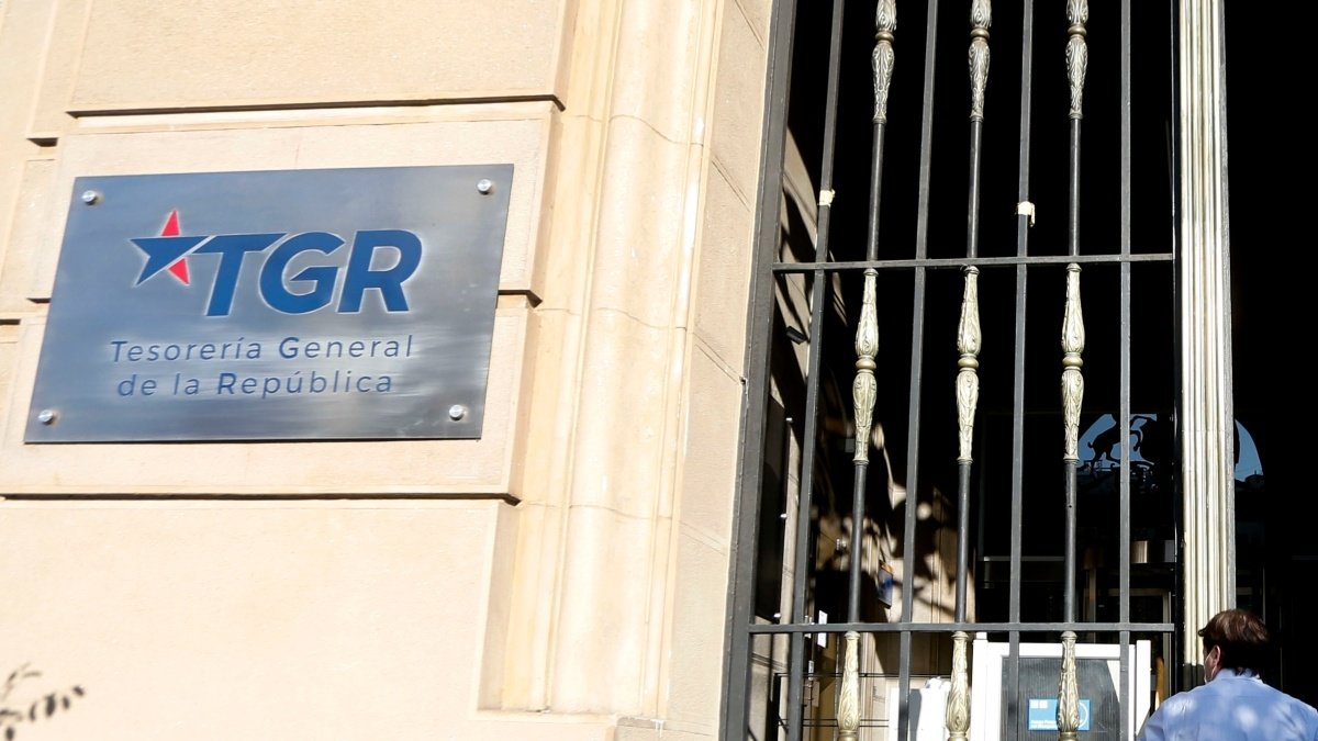 “Dejar a una persona sin su sueldo es una inmoralidad tremenda”: Frente Amplio anuncia oficio a la TGR tras nuevas medidas de cobro del CAE