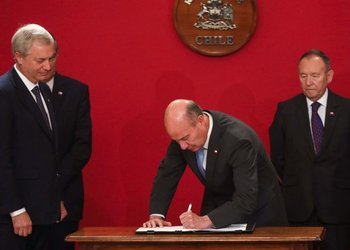 La disputa por la caja fiscal: Bachelet y Piñera heredaron en torno a US$5.000 millones a sus sucesores