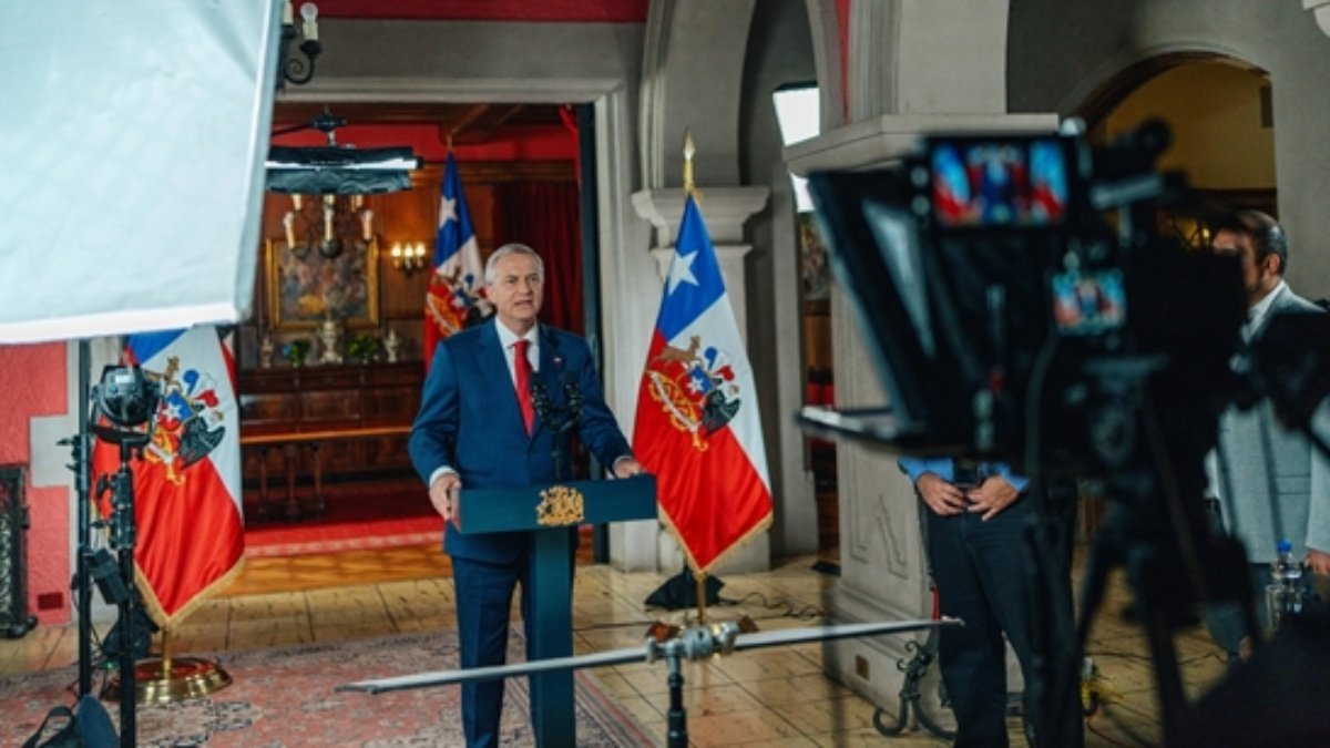 Cadena nacional: Oposición tilda de "manotazo" el plan de Kast