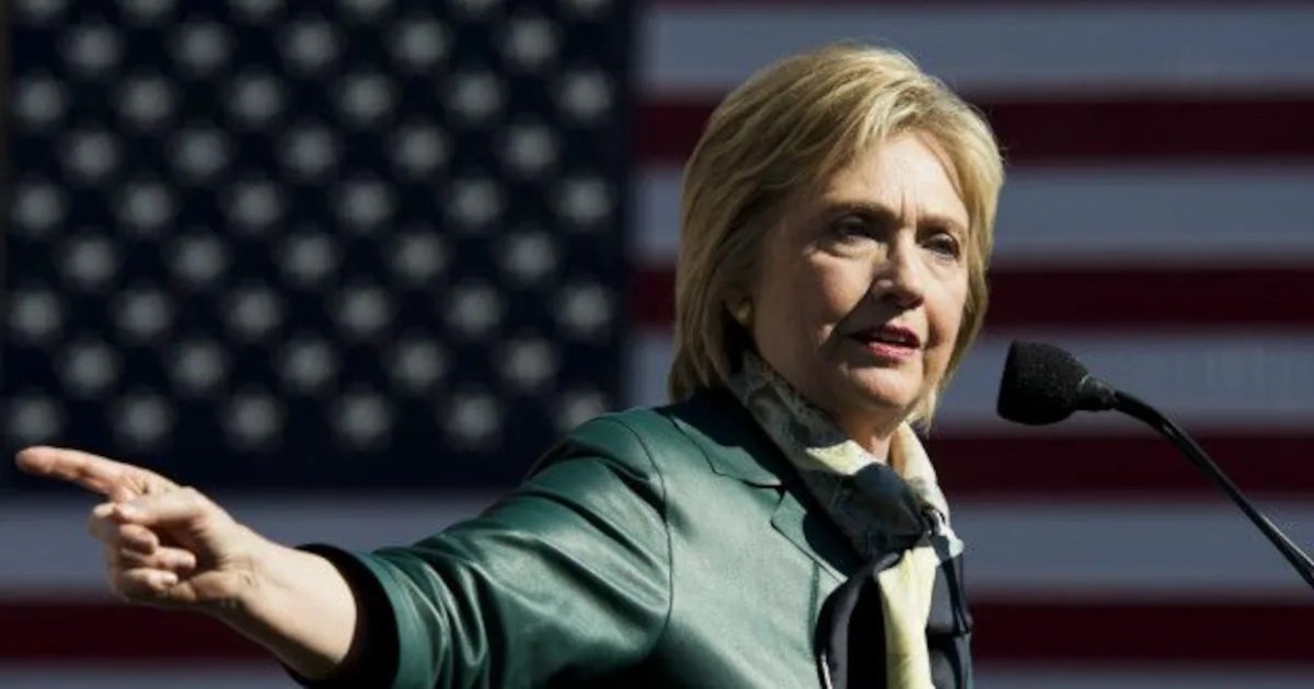 Hillary Clinton afirma haber sido consultada por OVNIs y el “Pizzagate” en su comparecencia ante el Congreso sobre Epstein